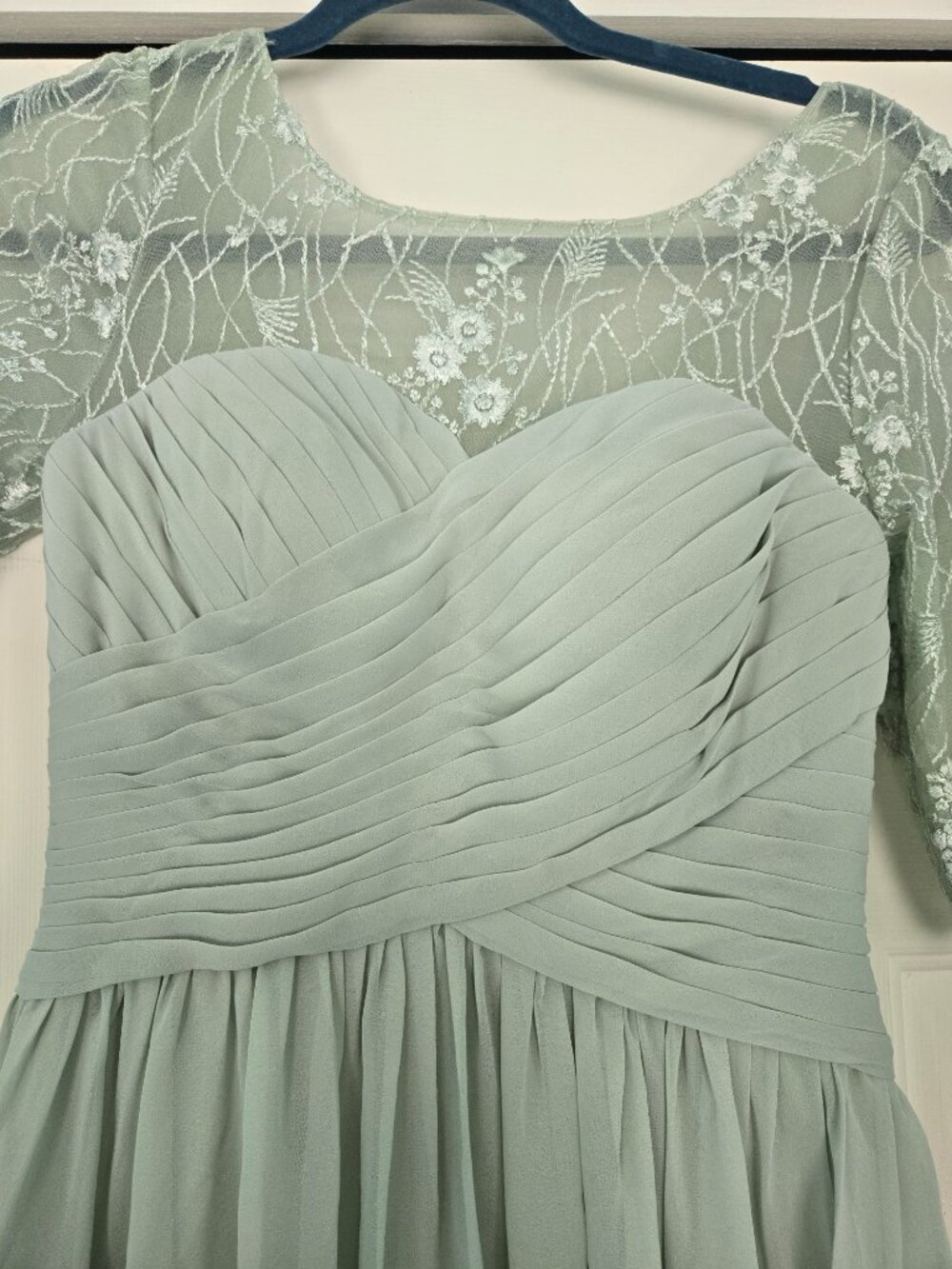 AZAZIE Hattie Dusty Sage A-Line Scoop lace Chiffon Dress Sz A2 NWT Unaltered.